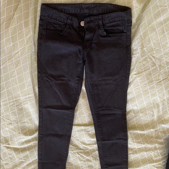 low-waisted black jeans - Picture 2 of 3